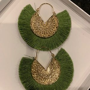 Women’s Fan Tassel earrings